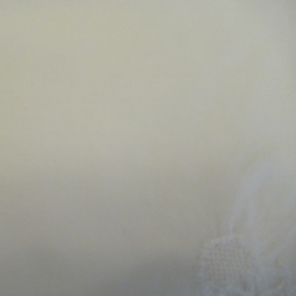 Cotton scalloped hem with cutout design 1 corner - Picture 7 of 8